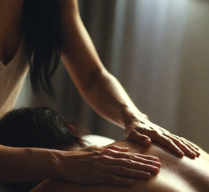 Playful Sensory Massage στην Αθήνα – Ελαφριά & Χαλαρωτική Εμπειρία Αφής